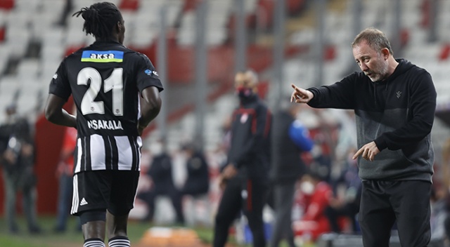 Sergen Yalçın: Yarım pozisyona girmeyen takımdan gol yedik