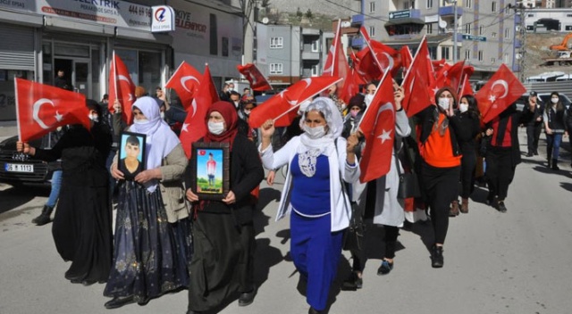 Şırnak annelerinden HDP’ye tepki: Zenginler fakirleri sattı