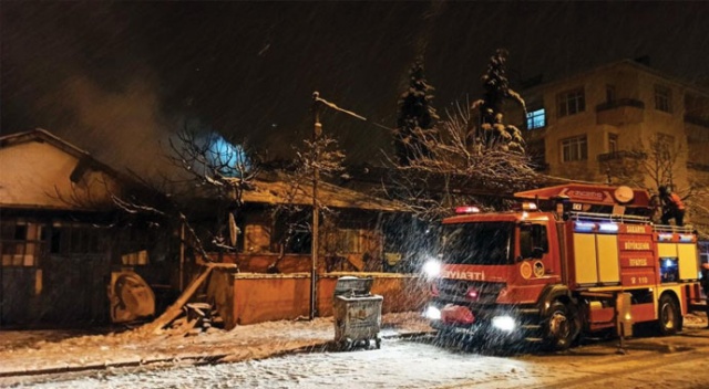 Soğuk havalar baca yangınlarını beraberinde getirdi Soğuk havalar baca yangınlarını beraberinde getirdi