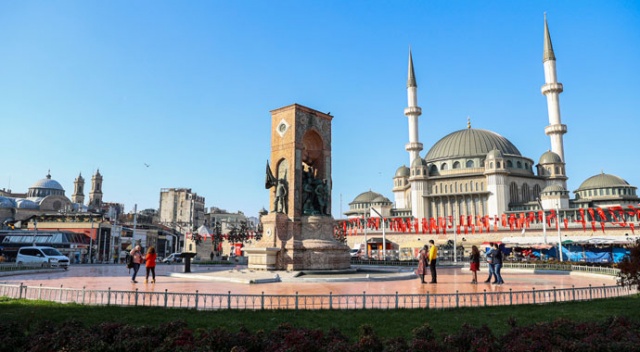 Sokak kısıtlamasında İstanbul turistlere kaldı Sokak kısıtlamasında İstanbul turistlere kaldı
