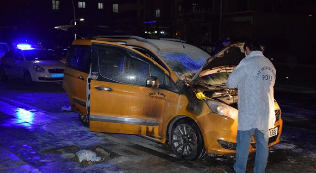 Tartıştığı kişinin aracına benzin döküp ateşe verdi Tartıştığı kişinin aracına benzin döküp ateşe verdi