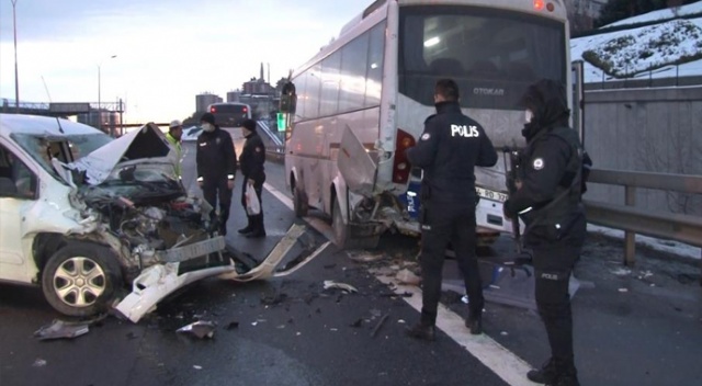 TEM&#039;de trafik kazası! Uzun araç kuyruğu oluştu