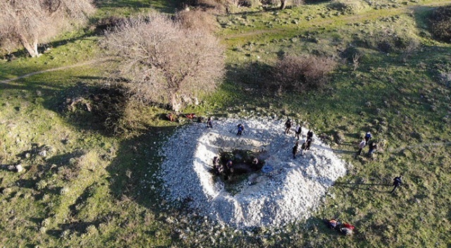 TEM Otoyolunun yanında define aradılar
