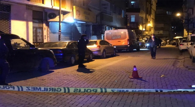 Zeytinburnu’nda silahlı saldırı: 1 yaralı Zeytinburnu’nda silahlı saldırı: 1 yaralı