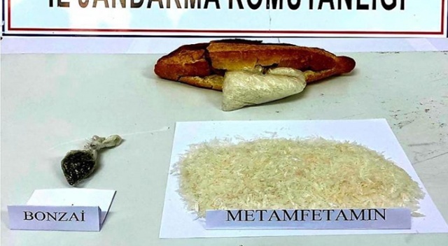 'Ekmek arası uyuşturucu' jandarmanın dikkatinden kaçmadı 'Ekmek arası uyuşturucu' jandarmanın dikkatinden kaçmadı