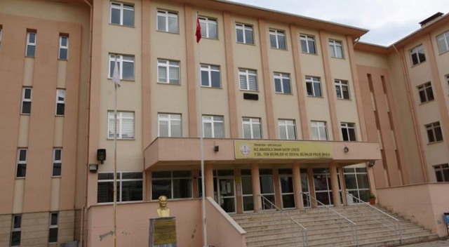 54 lise öğrencisi karantinaya alındı 54 lise öğrencisi karantinaya alındı