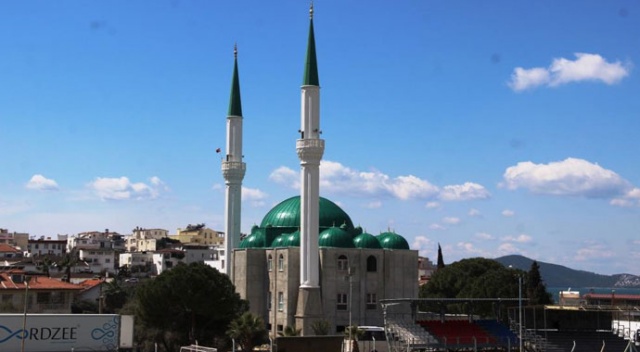 8 yıldır tamamlanamayan cami bölge halkını çileden çıkardı 8 yıldır tamamlanamayan cami bölge halkını çileden çıkardı