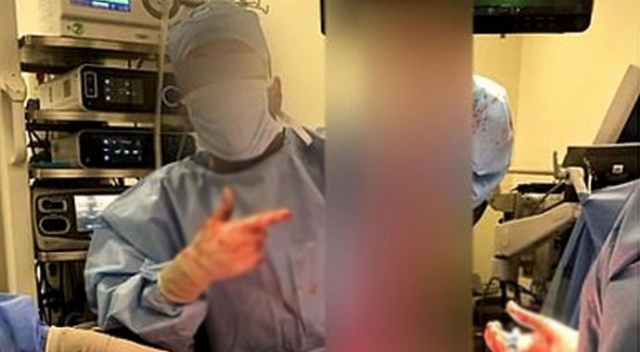 ABD’de sağlık skandalı: Doktorlar ameliyat görüntüleri yayımlayıp aralarında oyun oynadılar ABD’de sağlık skandalı: Doktorlar ameliyat görüntüleri yayımlayıp aralarında oyun oynadılar
