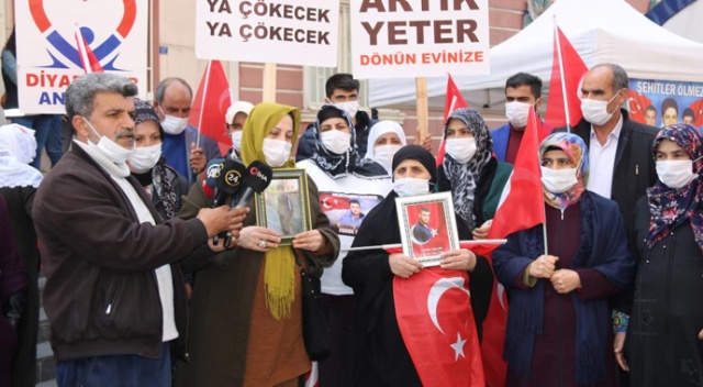 Annelerin çığlıkları yükseldikçe evlat nöbetine katılım devam ediyor