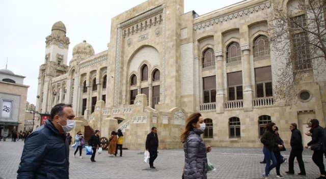 Azerbaycan&#039;da günlük Covid-19 vaka sayısı bini geçti