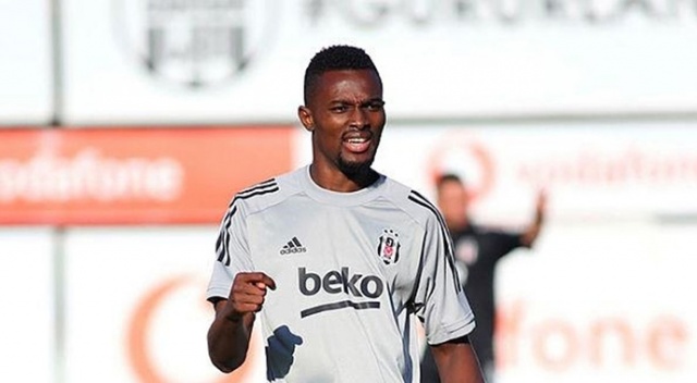 Bernard Mensah'ın acı günü Bernard Mensah'ın acı günü