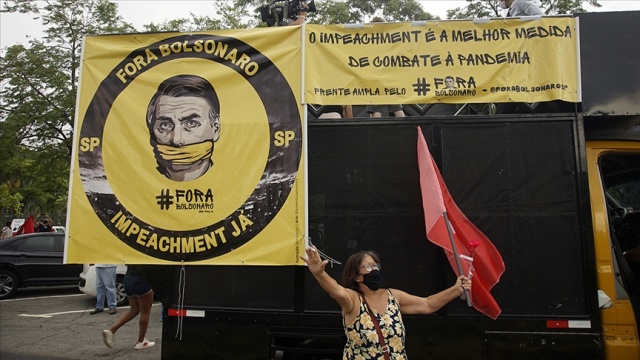Brezilya Devlet Başkanı Bolsonaro&#039;nun Kovid-19&#039;la mücadele yöntemleri tartışılıyor