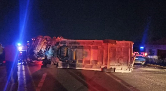 Bursa Karacabey'de trafik kazası: 2 yaralı Bursa Karacabey'de trafik kazası: 2 yaralı