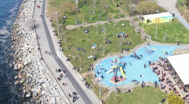 Caddebostan sahilinde pes dedirten görüntü: Doldu taştı Caddebostan sahilinde pes dedirten görüntü: Doldu taştı