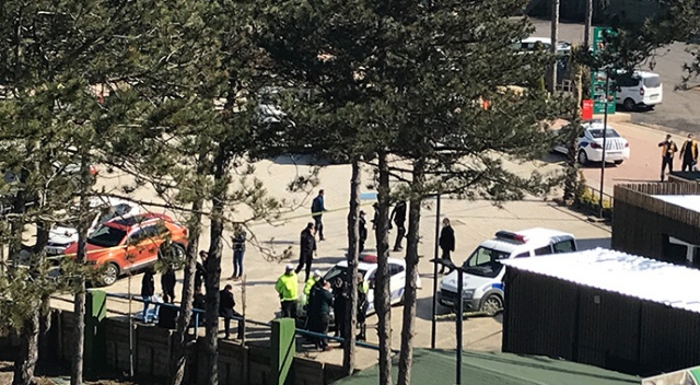 Çekmeköy'de silahlı kavga: 2 ölü 1 yaralı Çekmeköy'de silahlı kavga: 2 ölü 1 yaralı
