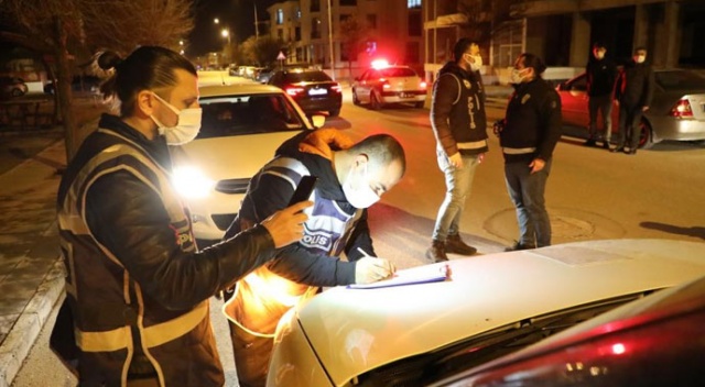 Covid-19 vaka artışının en çok yaşandığı 5 ilden bir olan Erzincan’da denetimler yoğunlaştırıldı Covid-19 vaka artışının en çok yaşandığı 5 ilden bir olan Erzincan’da denetimler yoğunlaştırıldı