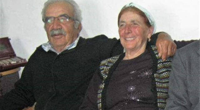 Devrilen traktörün altında kalan yaşlı çift öldü Devrilen traktörün altında kalan yaşlı çift öldü