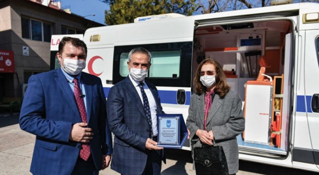 Emekli öğretmenden Ankara Büyükşehir Belediyesine anlamlı bağış Emekli öğretmenden Ankara Büyükşehir Belediyesine anlamlı bağış