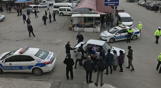 Erzincan’da akraba iki grup arasında silahlı kavga: 14 gözaltı Erzincan’da akraba iki grup arasında silahlı kavga: 14 gözaltı