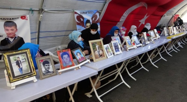 Evlat nöbetindeki aileler HDP ve PKK&#039;ya kin kustu: Onlar din, ülke, devlet düşmanı haindirler