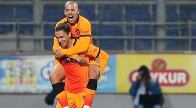 Feghouli&#039;den Şenol Güneş&#039;e çağrı! Milli Takım için özel istekte bulundu