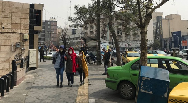 İran'da son 24 saatte Covid-19 kaynaklı 100 can kaybı İran'da son 24 saatte Covid-19 kaynaklı 100 can kaybı