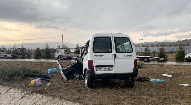 Isparta'da trafik kazası: 3 ölü, 8 yaralı (1)