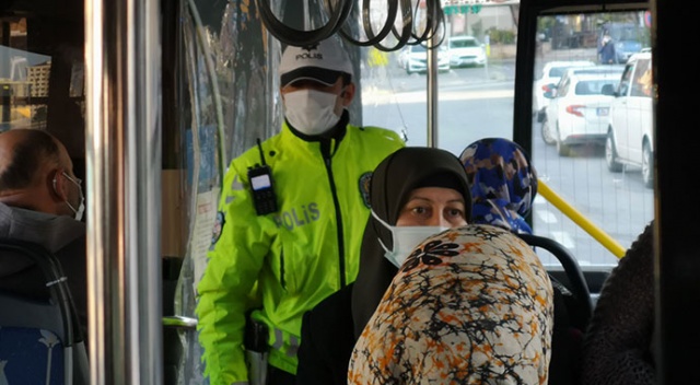 İstanbul'da toplu taşıma araçlarında koronavirüs denetimi İstanbul'da toplu taşıma araçlarında koronavirüs denetimi