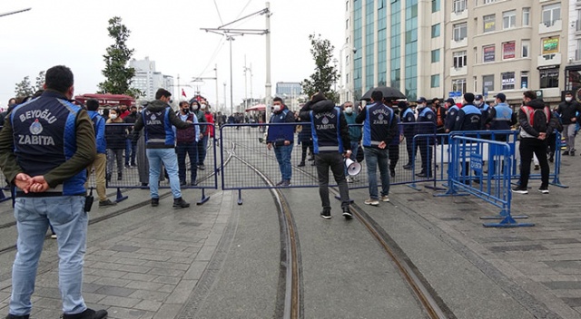 İstiklal Caddesi&#039;ne girişler kapatıldı