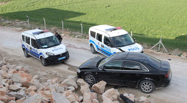 Karaman&#039;da sıcak dakikalar: 2 kişiyi vurup polis aracına çarptılar