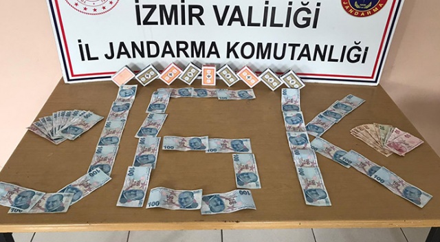 Kısıtlamayı hiçe sayıp bahçedeki çadırda kumar oynayan 6 kişiye suçüstü Kısıtlamayı hiçe sayıp bahçedeki çadırda kumar oynayan 6 kişiye suçüstü
