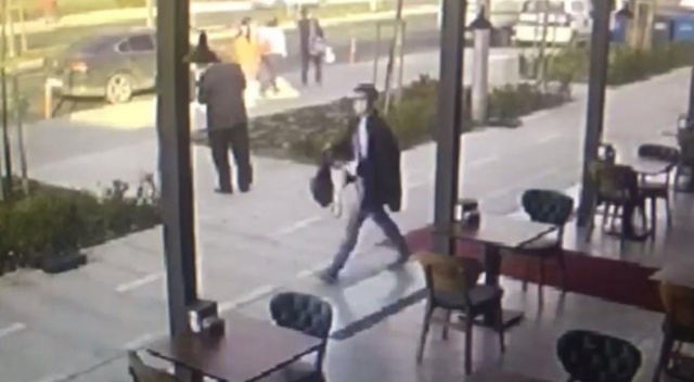 Kontrol için hastaneye gitti, alçılı kolla çanta çaldı Kontrol için hastaneye gitti, alçılı kolla çanta çaldı