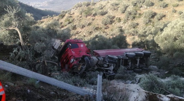 Kontrolden çıkan kamyon uçuruma uçtu: 1 ölü