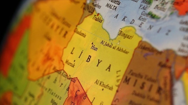 Libya'nın güneyindeki Ubari kentine 4 hava saldırısı düzenlendi Libya'nın güneyindeki Ubari kentine 4 hava saldırısı düzenlendi