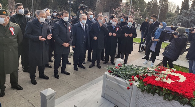 Mehmet Akif Ersoy kabri başında anıldı