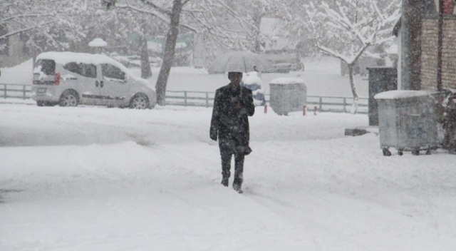 Meteorolojiden yoğun kar yağışı ve kuvvetli rüzgar uyarısı Meteorolojiden yoğun kar yağışı ve kuvvetli rüzgar uyarısı