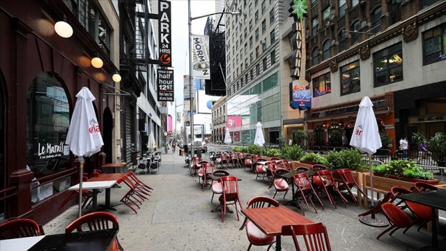 New York&#039;taki restoranların iç mekanlarında 19 Mart&#039;tan itibaren yüzde 50 kapasite kullanılabilecek