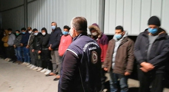 Osmaniye’de 22 düzensiz göçmen yakalandı Osmaniye’de 22 düzensiz göçmen yakalandı