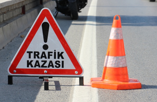Şanlıurfa&#039;da yolcu otobüsüyle otomobil çarpıştı: 1 ölü, 2 yaralı