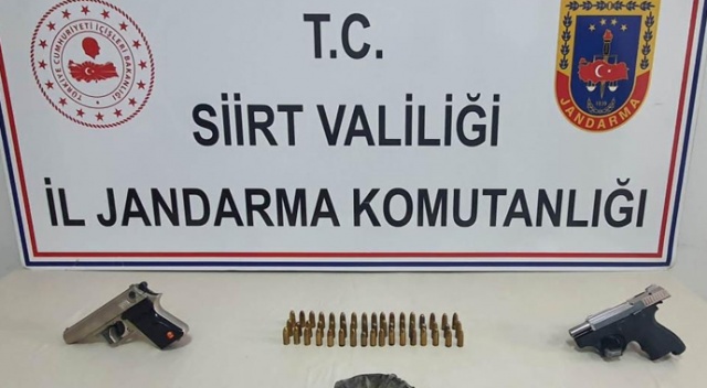 Siirt’te uyuşturucu operasyonu: 4 kişi tutuklandı Siirt’te uyuşturucu operasyonu: 4 kişi tutuklandı