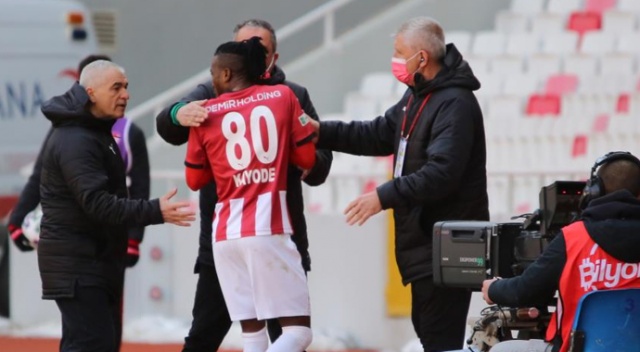 Sivasspor’da Kayode’den şok tepki! Sivasspor’da Kayode’den şok tepki!
