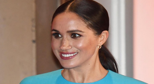 İngiliz Kraliyetinin olaylı gelini Meghan&#039;ın küpeleri tartışmalara yol açtı