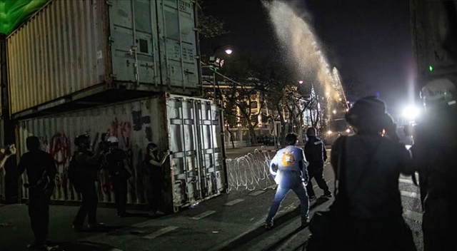 Tayland&#039;da hükümet karşıtı protestolarda en az 30 kişi yaralandı