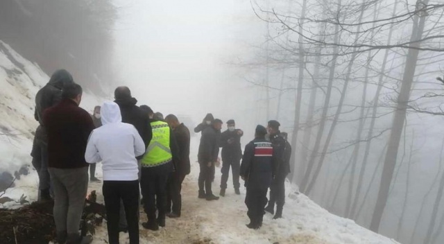 Trabzon’da trafik kazası: 1 ölü, 2 yaralı Trabzon’da trafik kazası: 1 ölü, 2 yaralı