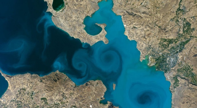 Van Gölü'nün uzaydan çekilen fotoğrafı NASA'nın favorileri arasında yer aldı Van Gölü'nün uzaydan çekilen fotoğrafı NASA'nın favorileri arasında yer aldı