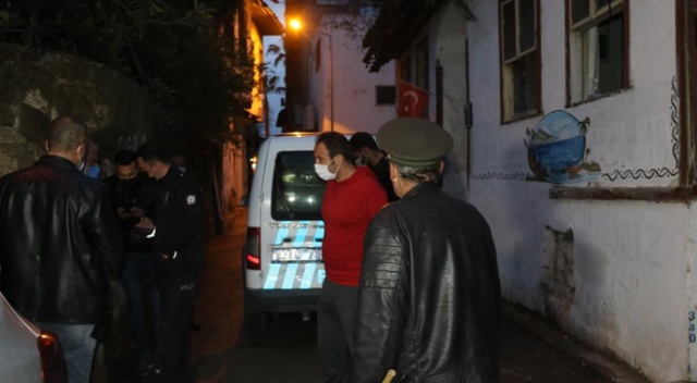 Ziyarete geldiği arkadaşını evinde ölü buldu Ziyarete geldiği arkadaşını evinde ölü buldu