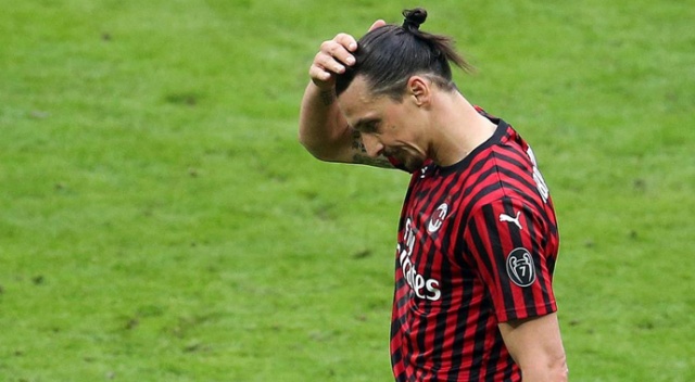 Zlatan Ibrahimovic milli takıma dönüyor Zlatan Ibrahimovic milli takıma dönüyor