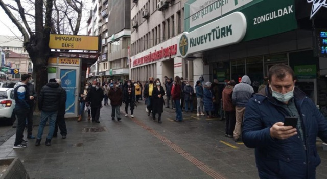 Zonguldak&#039;ta risk haritası kızardı, vatandaşlar caddelere akın etti