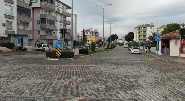'Çok yüksek riskli' Mersin ve Osmaniye, sokağa çıkma kısıtlamasında sessizliğe büründü 'Çok yüksek riskli' Mersin ve Osmaniye, sokağa çıkma kısıtlamasında sessizliğe büründü
