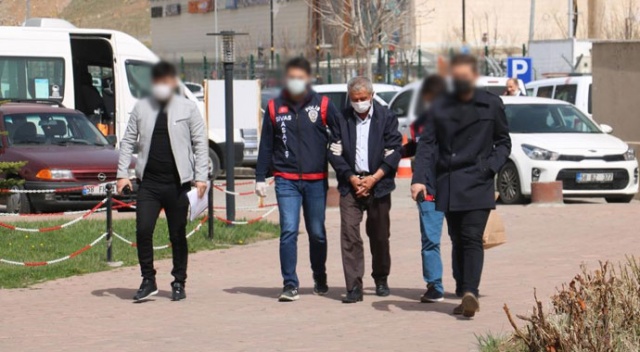8 çocuğunun annesini öldüren zanlı adliyeye sevk edildi 8 çocuğunun annesini öldüren zanlı adliyeye sevk edildi